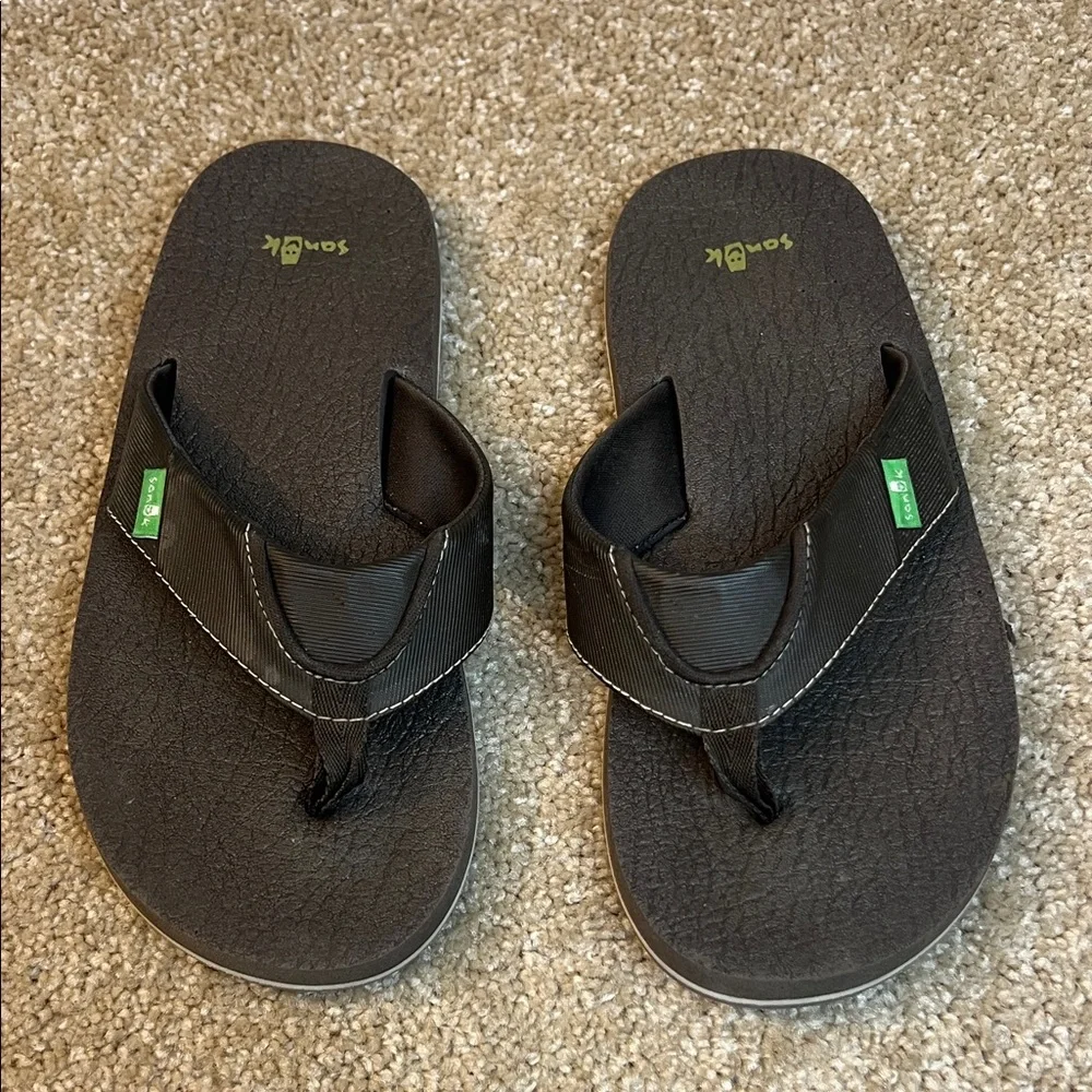 Sanuk Root Beer Cozy Flip Flops Boy’s Size 4/5
